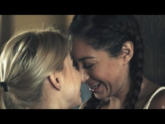 Lesbienne, Petite femme