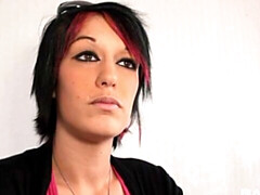 Gros cul, Grosse bite, Gros seins, Sucer une bite, Brunette brune, Mère que j'aimerais baiser, Cheveux courts, Nénés