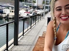 Nana, Grosse bite, Gros seins, Sucer une bite, Plantureuse, Gorge profonde, Poilue, Pov