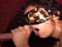 Grosse bite, Gros seins, Éjaculation interne, Cocu, Fétiche, Groupe, Fille latino, Nénés