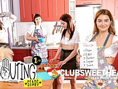 Club, Penetracion con dedos, Grupo, Hd, Besar, Masturbación, Fiesta, Adolescente