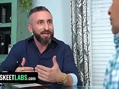 18 ans, Sucer une bite, Éjaculer dans la bouche, Tir de sperme, Faciale, Interracial, Rugueux, Adolescente