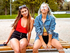 Cul, Doigter, Lesbienne, Masturbation, Maigrichonne, Dénudage, Adolescente, Nénés