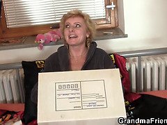 Mooi, Blond, Oudere vrouw, Diep in de keel, Rijpe lesbienne, Moeder die ik wil neuken, Moeder, Stiefmoeder