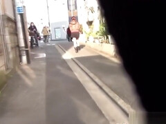 Asian ho caught pissing