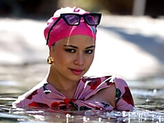 18 jaar, Grote kont, Bruinharig, Hondjeshouding, Natuurlijke tieten, Buiten, Mager, Tiener