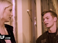 Leie, Blondine, Kehlenfick, Europäisch, Hd, Lecken, Milf, Muschi