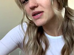 Enthousiasteling, Blond, Sperma shot, Fetisj, Vuisten, Voeten fetish, Schoenen, Tieten likken