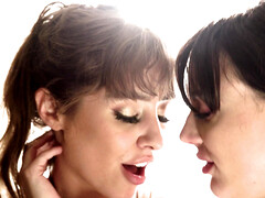 Cuarto de baño, Morena, Penetracion con dedos, Fetiche de pies, Tetas naturales, Coño, Tetas, Esposa