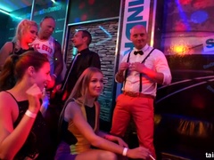 Blondine, Blasen, Tanzen, Küssen, Lesbisch, Nackt, Pornostars, Swingers
