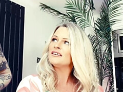 Blonde, Lesbienne, Léchez, Maman, Petite femme, Adolescente, Nénés, Jouets