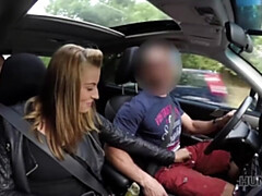 18 ans, Amateur, Sucer une bite, Tchèque, Hd, Petite femme, Pov, Adolescente