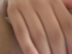 Anal, Salle de bains, Brunette brune, Éjaculation interne, Branlette thaïlandaise, Fille latino, Pov, Nénés