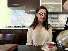 Sucer une bite, Brunette brune, Branlette thaïlandaise, Adolescente, Nénés