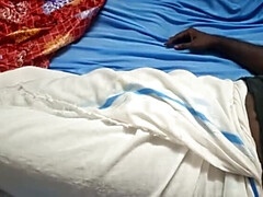 Sucer une bite, Branlette thaïlandaise, Hard, Fait maison, Indienne, Embrassement, Nue, Softcore