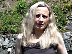 Blondine, Fingern, Einschiebung, Masturbation, Im freien, Muschi, Rock, Solo