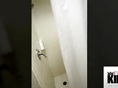 Amateur, Salle de bains, Noire, Sucer une bite, En levrette, Noir ébène, Chevaucher