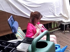 Enthousiasteling, Seksspeelgoed, Omie, Masturbatie, Rijpe lesbienne, Moeder die ik wil neuken, Roodharige vrouw, Speelgoed