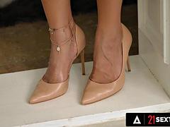 21 SEXTURY - Blonde Cherry Kiss Foot Tease Turns Hot Oily Worship Fuck ft. Josh Jo: Porn