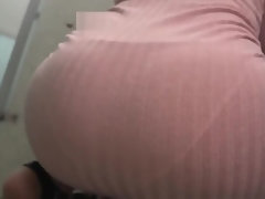 Heavenly Japanese gal perfroming in pissing XXX video