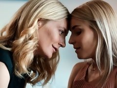 ブロンド, キス, レズビアン, なめる, オナニー, オマンコ, ガリガリ, ストリッピング