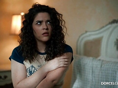 18 ans, Gros seins, Brunette brune, Plantureuse, Italienne, Seins naturels, Adolescente, Nénés