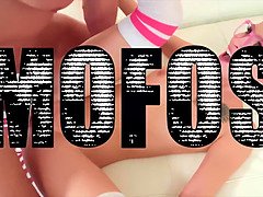 デカ尻, フェラチオ, Hd, 巨大, 自然山雀, ハメ撮り, 剃毛, オッパイの