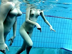 Grosser arsch, Bikini, Hd, Lesbisch, Nackt, Pool, Öffentlich, Russisch