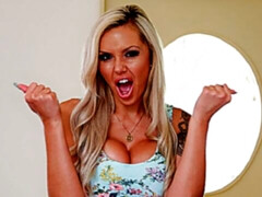 Enthousiasteling, Grote lul, Grote mammen, Blond, Pijpbeurt, Vingeren, Handbeurt, Moeder die ik wil neuken