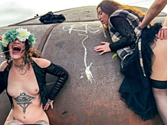 Grosser schwanz, Schwarz, Blasen, Hundestellung, Flotter vierer, Natürlichen titten, Jungendliche (18+), Titten