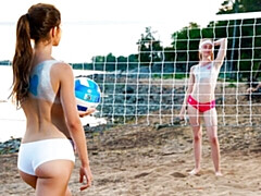 Arsch, Braunhaarige, Fingern, Lesbisch, Lecken, Im freien, Muschi, Dürr