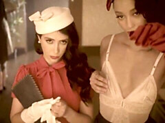 18 летние, Большая жопа, Минет, Брюнетки, Две девушки, Натуральные сиськи, Молоденькие, Сиськи