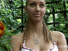 Blonde, Sucer une bite, En levrette, De plein air, Pov, Rasée, Adolescente, Nénés