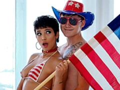 Amateur, Grosse bite, Gros seins, En levrette, Seins naturels, Cheveux courts, Maigrichonne, Adolescente