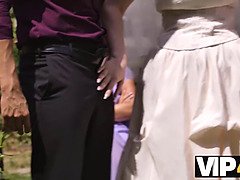 Gros seins, Mariée, Tromperie, Tchèque, Public, Chatte, Rasée, Jarretelles
