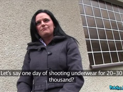 Leie, Arsch, Grosse titten, Blasen, Hundestellung, Handjob, Pov, Öffentlich