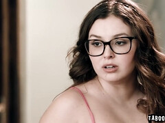 Brunette brune, Gorge profonde, Queue, Lunettes, Hard, Chatte, Rasée, Adolescente