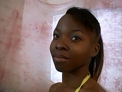 素人, 黒人, フェラチオ, 黒人, 指いじり, 剃毛, ガリガリ, オッパイの