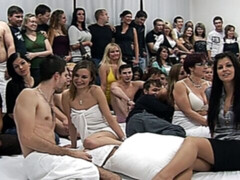 Leie, Blasen, Braunhaarige, Gruppe, Selbstgemacht, Natürlichen titten, Rasiert, Jungendliche (18+)