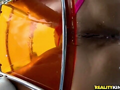 Grosse titten, Bikini, Schwarz, Geile alte tussi, Aufs gesicht abspritzen, Im freien, Piercing, Tätowierung