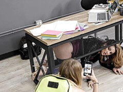 Rubia, Penetracion con dedos, Besar, Lamidas, Masturbación, Coño, Estriptis, Tatuaje