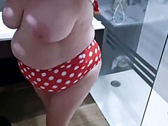 Leie, Tante, Britisch, Oma, Milf, Pissen, Schlaffe titten, Schlampe