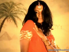 Брюнетки, Танцы, Эротика, Хд, Индианки, Милф, Мамочка, Соло