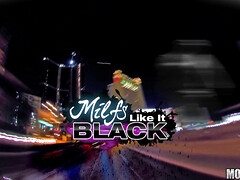 Grosser schwanz, Kehlenfick, Hardcore, Interrassisch, Mutti, Pov, Realität, Flotter dreier