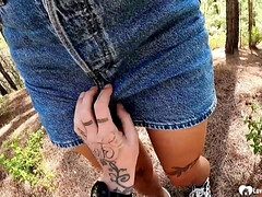 Cute girlfriend wanted assfucking in the woods