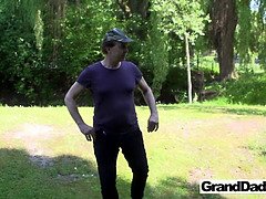 Estilo perrito, Abuelo, Pajear, Hd, Besar, Al aire libre, Público, Coño