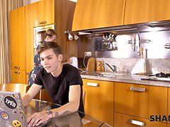 Blonde, Sucer une bite, Femme couguar, Mature, Mère que j'aimerais baiser, Maman, Réalité, Jarretelles