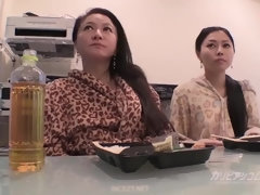 Asiatisch, Grosse titten, Blasen, Behaart, Hardcore, Japanische massage, Muschi, Flotter dreier