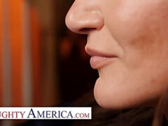 Брюнетки, Хд, Два парня и девушка, Мамочка, Мускулы, Оргазм, Жесткий секс, Втроем