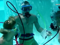 Plage, Femelle, Branlette thaïlandaise, Hd, Hongroise, Orgasme, Piscine, Suçant